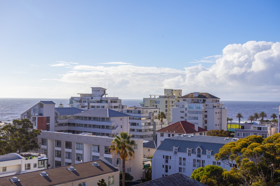2 Bedroom Property for Sale in Sea Point Western Cape
